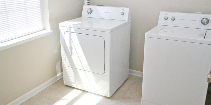 Stansbury Laundry Room | Riverford Crossing Apartments